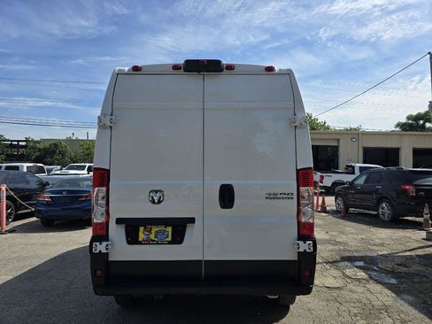 Used 2023 RAM ProMaster 2500 FWD image 5