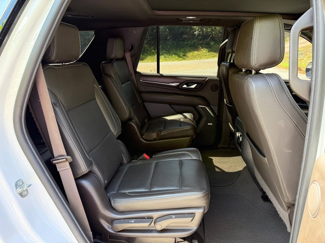 Used 2023 GMC Yukon Denali RWD image 24