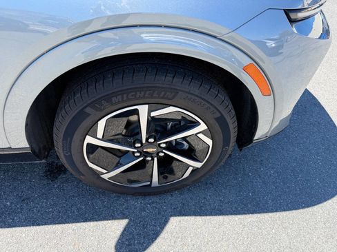 Used 2025 Chevrolet Equinox EV LT image 15