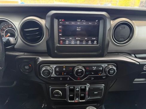 Used 2018 Jeep Wrangler Unlimited Sport S AWD/4WD image 7