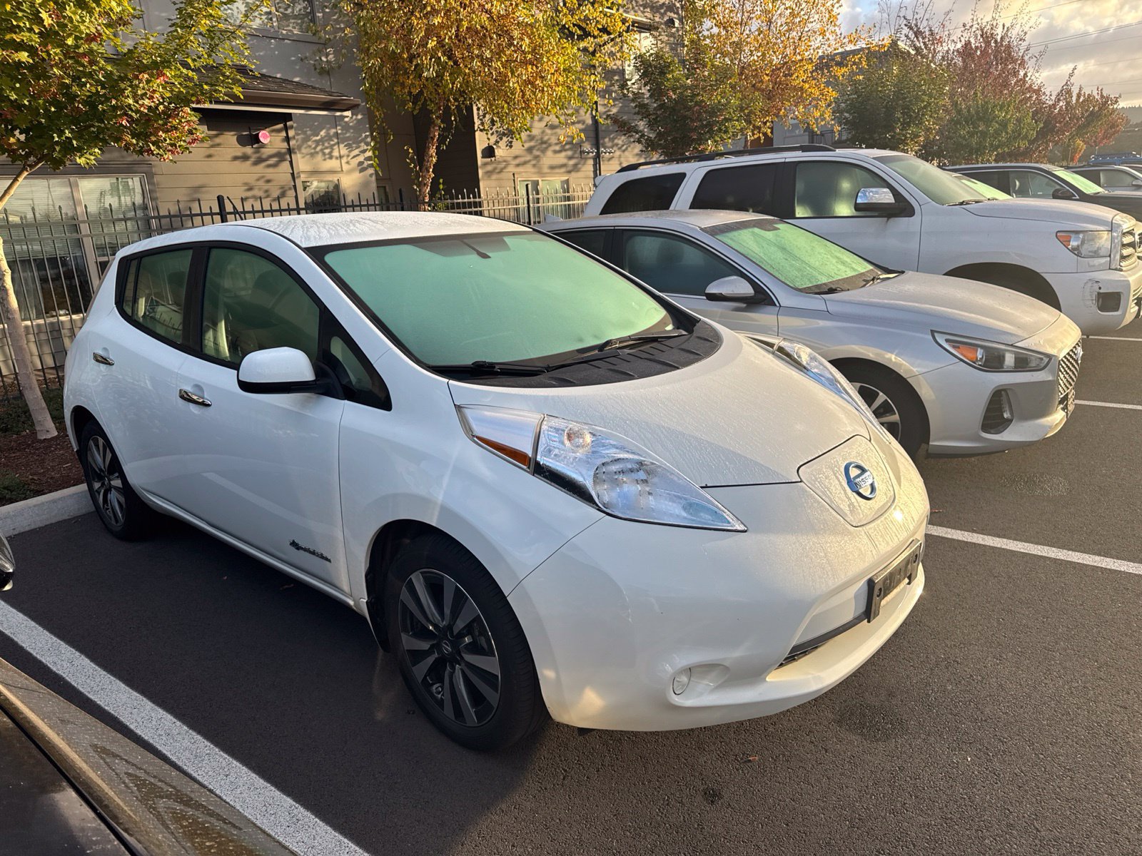 Used 2016 Nissan Leaf SV FWD image 4
