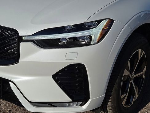 New 2026 Volvo XC60 B5 Core w/ Climate Package image 9