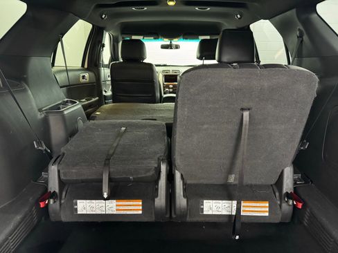 Used 2014 Ford Explorer XLT w/ Equipment Group 202A AWD/4WD image 37