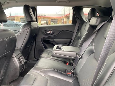 Used 2023 Jeep Cherokee Altitude Lux image 11