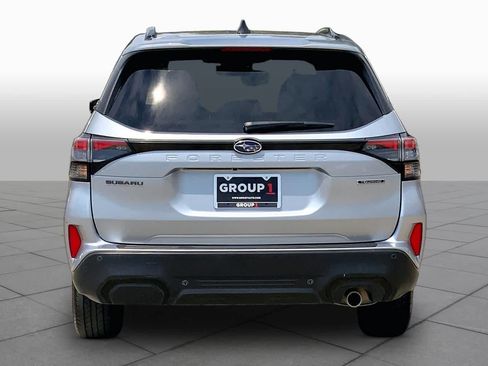 Used 2025 Subaru Forester Touring AWD/4WD image 5