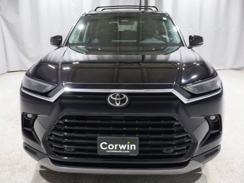 Certified 2024 Toyota Grand Highlander AWD image 8