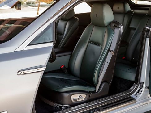 Used 2016 Rolls-Royce Dawn RWD image 22