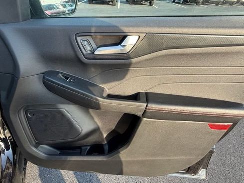 Used 2025 Ford Escape ST-Line FWD image 40