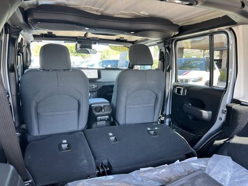 Used 2024 Jeep Wrangler Sport S image 18