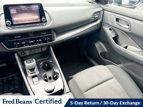 Used 2024 Nissan Rogue SV image 23