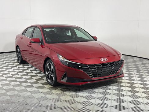 Used 2023 Hyundai Elantra Limited FWD image 3