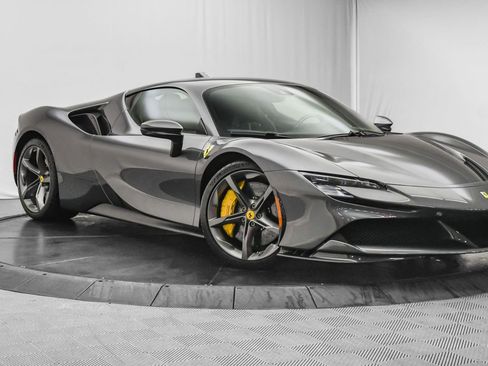 Used 2022 Ferrari SF90 Stradale image 2