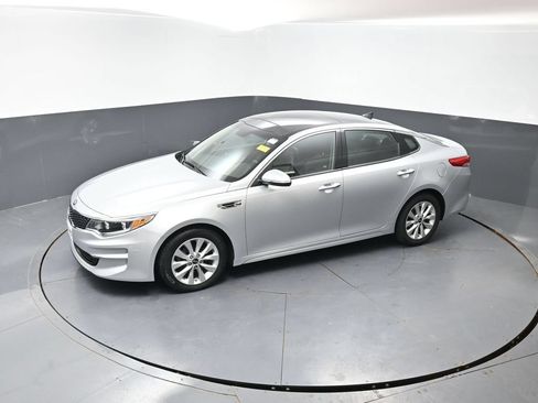 Used 2017 Kia Optima EX w/ Premium Package FWD image 44