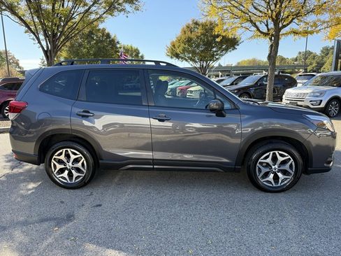 Certified 2023 Subaru Forester Premium image 5