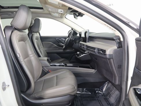 Used 2023 Lincoln Corsair Standard w/ Equipment Group 101A image 13