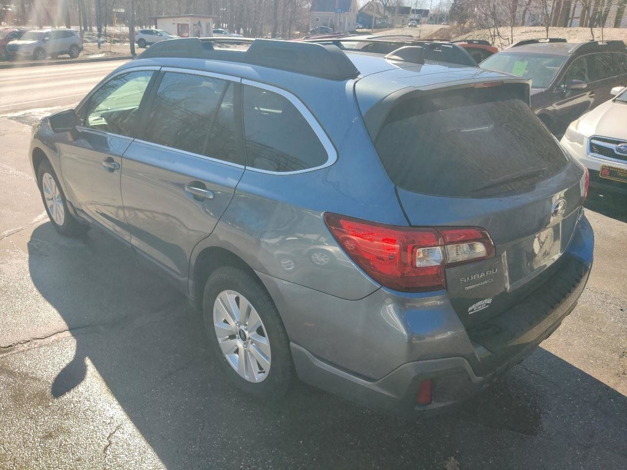 Used 2018 Subaru Outback 2.5i Premium AWD/4WD image 4