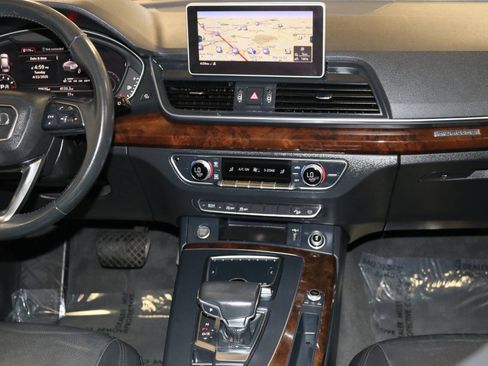 Used 2018 Audi Q5 2.0T Premium AWD/4WD image 23