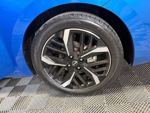 Used 2024 Nissan Versa SR FWD image 37