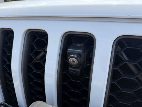 Used 2020 Jeep Gladiator Rubicon AWD/4WD image 23