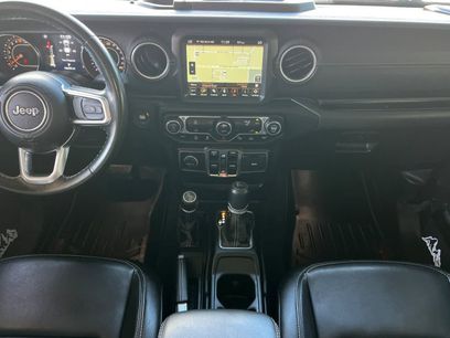 Used 2022 Jeep Gladiator Overland w/ Popular Equipment Package