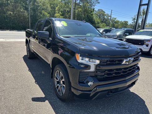 Used 2024 Chevrolet Silverado 1500 LT AWD/4WD image 10