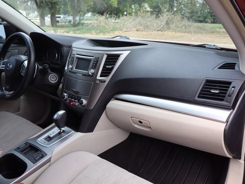 Used 2014 Subaru Outback 2.5i Premium AWD/4WD image 17