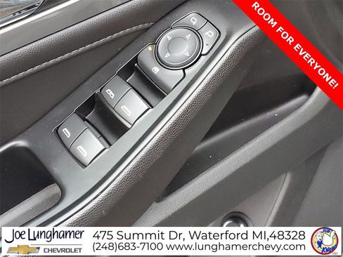 Used 2023 Chevrolet Traverse LT image 22