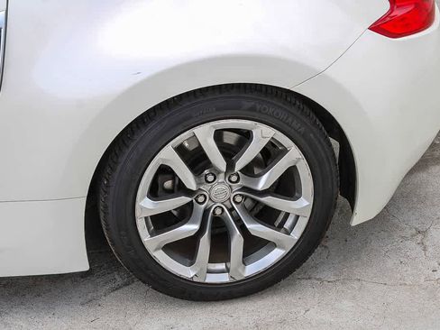 Used 2014 Nissan 370Z Touring image 6