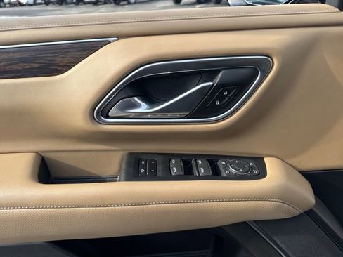 Used 2021 Chevrolet Suburban Premier w/ Premium Package image 9