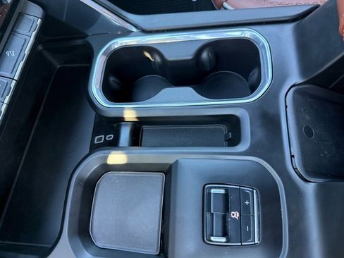 Used 2024 GMC Sierra 2500 Denali Ultimate image 19