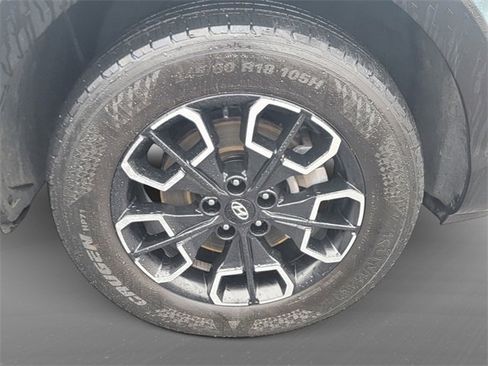 Used 2023 Hyundai Santa Cruz SEL Premium image 11