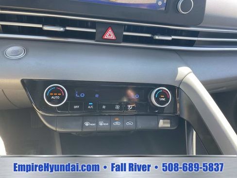 Used 2023 Hyundai Elantra SEL FWD image 21