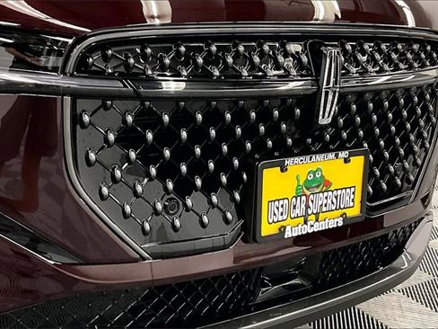 Used 2025 Lincoln Nautilus Premier w/ Jet Appearance Package image 28