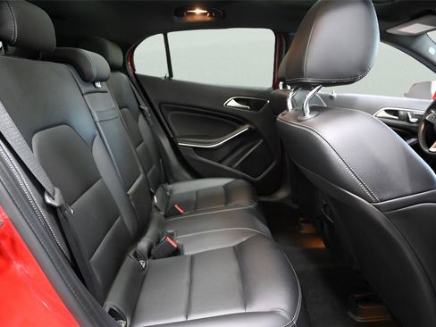 Used 2019 Mercedes-Benz GLA 250 4MATIC image 17