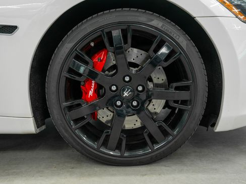Used 2016 Maserati GranTurismo Sport RWD image 37