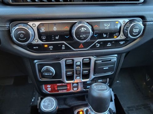 Used 2024 Jeep Wrangler Unlimited Rubicon 392 image 15