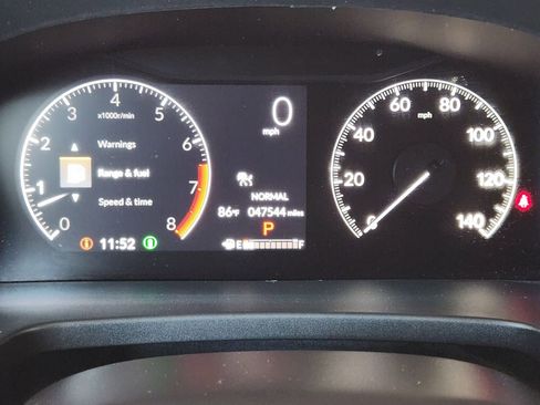 Used 2023 Honda Pilot TrailSport image 15