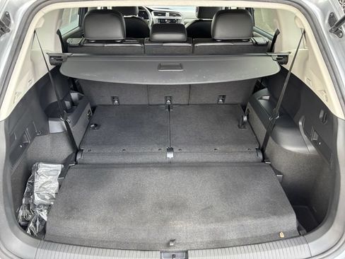 Certified 2023 Volkswagen Tiguan SE FWD image 27