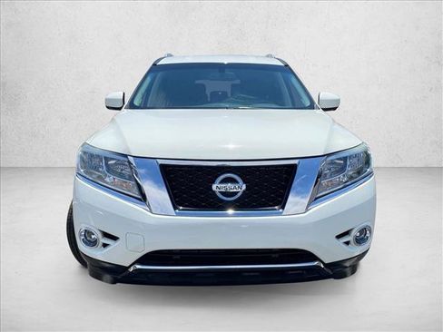 Used 2015 Nissan Pathfinder SL w/ SL Tech Package FWD image 2