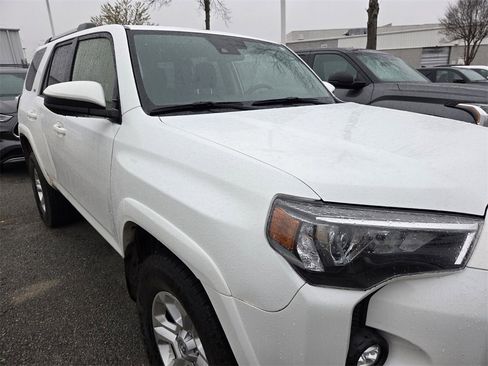 Used 2024 Toyota 4Runner SR5 image 7