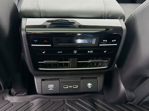 Used 2023 Acura MDX SH-AWD w/ Advance Package image 28