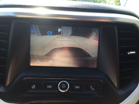 Used 2018 GMC Acadia SLE FWD image 10