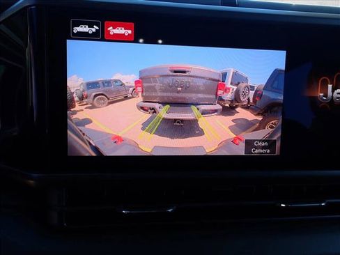 New 2025 Jeep Gladiator Rubicon w/ Safety Group AWD/4WD image 16