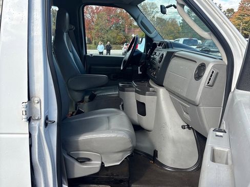 Used 2013 Ford E-350 and Econoline 350 Extended Super Duty w/ PWR Group image 10