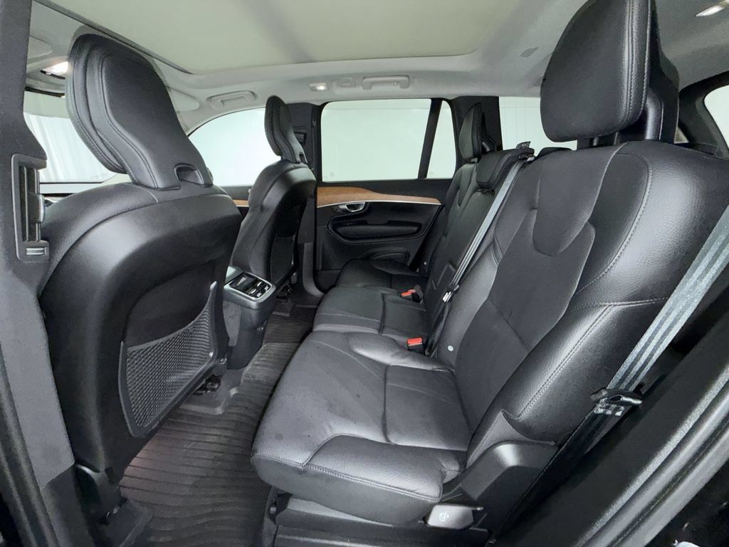 Used 2024 Volvo XC90 B6 Plus AWD/4WD image 13