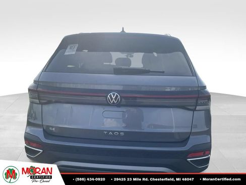 Used 2025 Volkswagen Taos SE FWD image 6