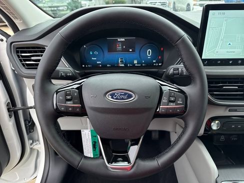 New 2025 Ford Escape SE w/ PHEV Premium Package image 16
