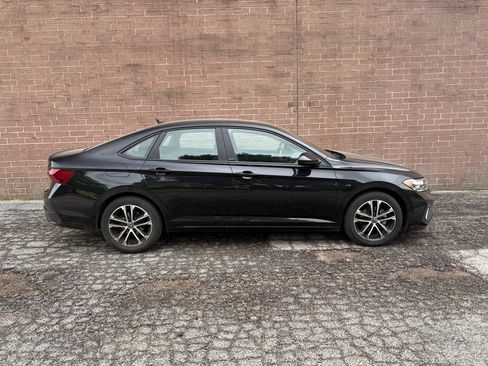 Used 2024 Volkswagen Jetta Sport FWD image 7