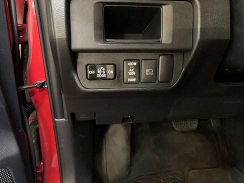 Used 2019 Toyota Tacoma TRD Sport image 31