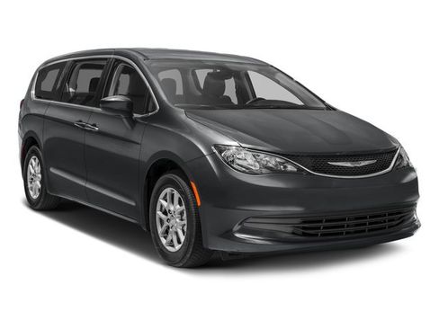 Used 2017 Chrysler Pacifica Touring FWD image 9